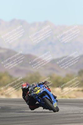 media/Oct-30-2025-Racers Edge (Thu) [[dabbdaf680]]/3-B Group/Session 2 (Turn 14)/